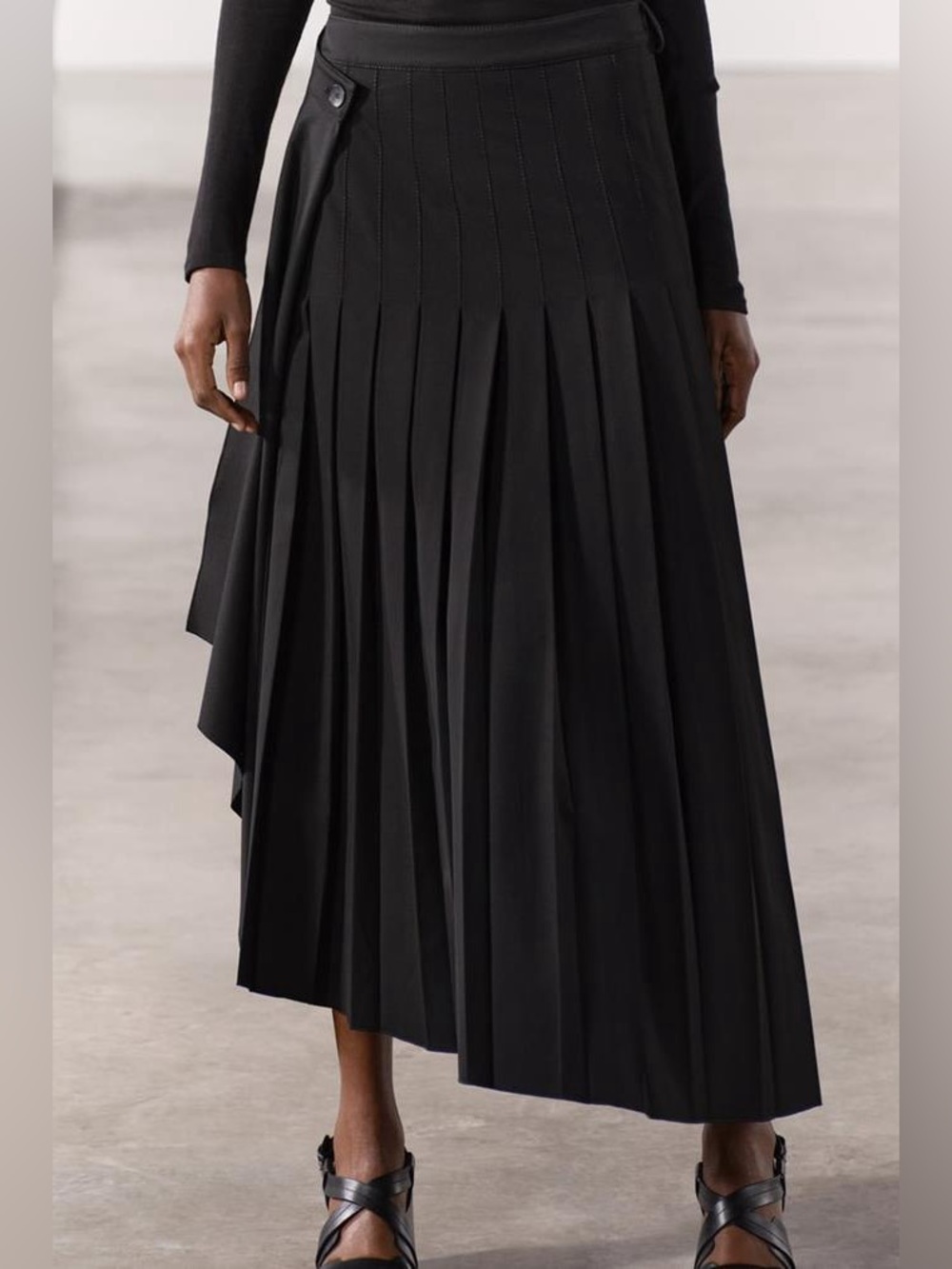 NWT Zara Pleated Black Asymmetric Maxi Skirt